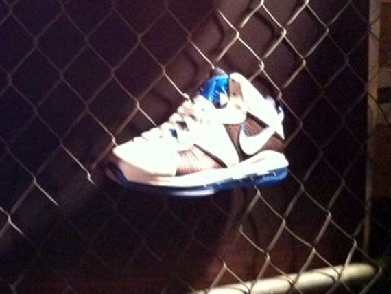 Nike Air Max Lebron Viii White Blue Black 02