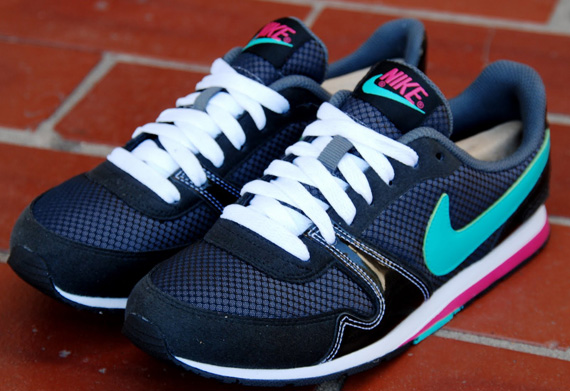 Nike Wmns Eclipse Ii Miami Vice 01