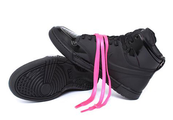 Nike Air Royalty Mid TZ – Black | Holiday 2010