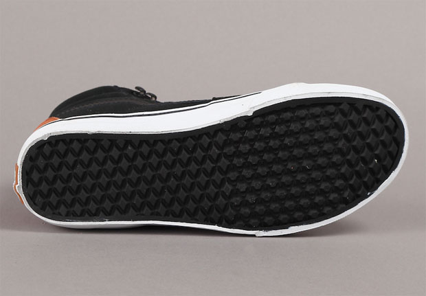 Vans Holiday 2010 Sk8 Hi Hiker 01