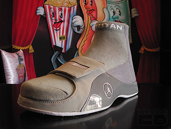 Jordan Alpha Float Premier Cool Grey Slippers 02