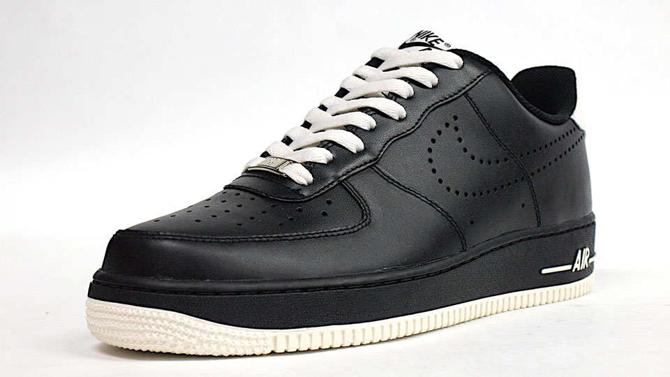 Nike Air Force 1 Low Black Perf Swoosh Sail 01