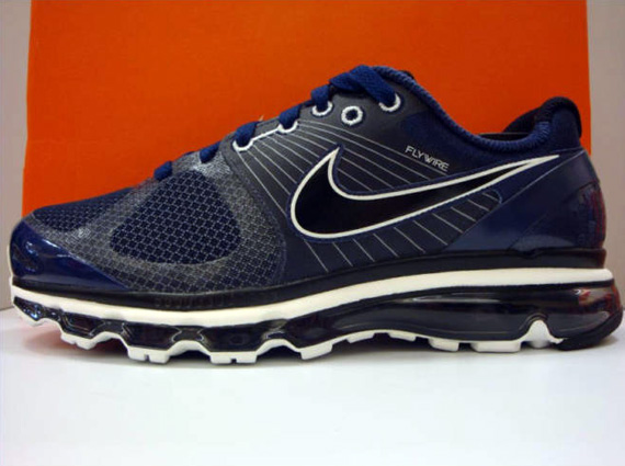 Nike Air Max 2010 Obsidian White 02