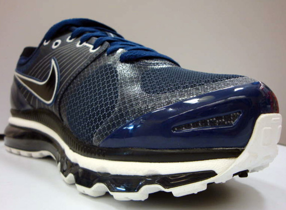 Nike Air Max 2010 Obsidian White 06