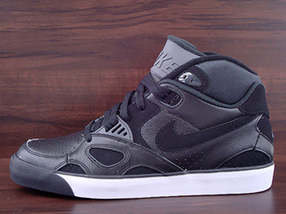 Nike Auto Trainer Black Anthracite 2