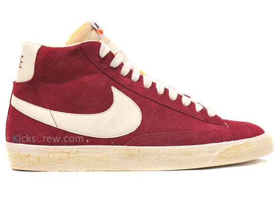 Nike Blazer Hi Suede Vntg Garnet 06