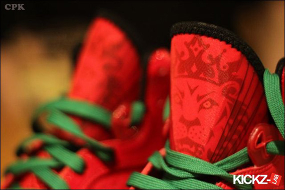 Nike Lebron 8 V2 Christmas Kickzlab 02