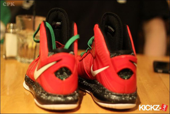 Nike Lebron 8 V2 Christmas Kickzlab 03