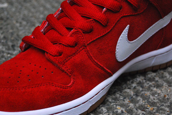 Nike Sb Dunk Mid Red White Gum 2011 02