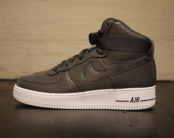 Nike Air Force 1 High Premium Olive White 02