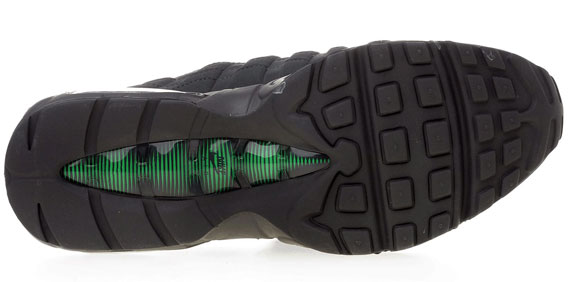 Nike Air Max 95 Dark Shadow Lucky Green Reverse Logo 02