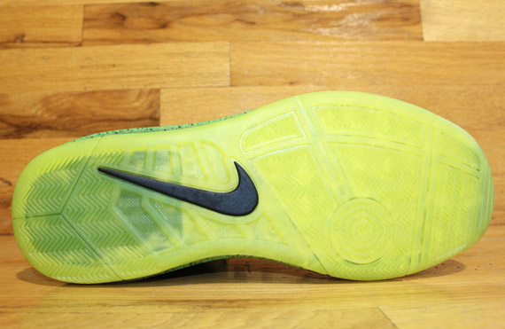 Nike Air Max Hyperdunk 2010 Dark Grey Volt 3