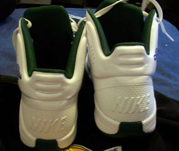 Nike Hyperfuse Deron Williams Pe Autographed 08