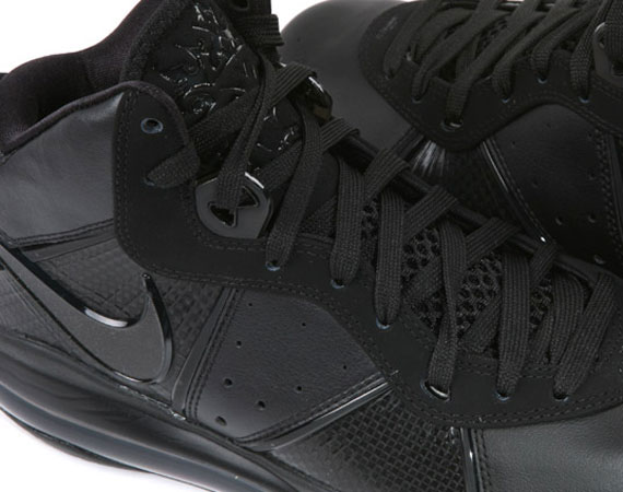 Nike LeBron 8 ‘Blackout’ – Detailed Images