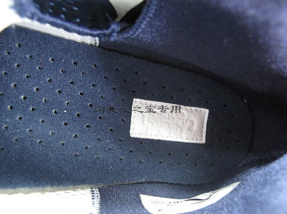 Nike Lebron 8 V.2 Navy White Detailed Images 07