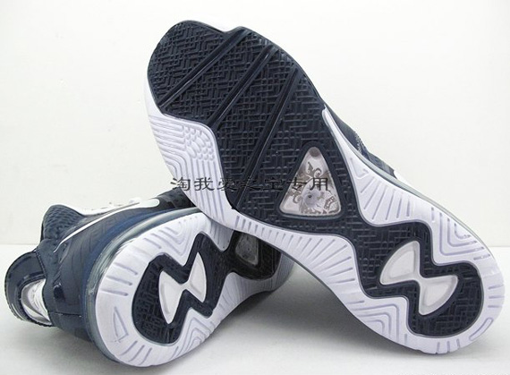 Nike Lebron 8 V.2 Navy White Detailed Images 11