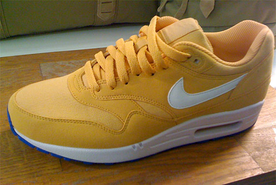 Nike Retro Run Spr 2011 Prev 01