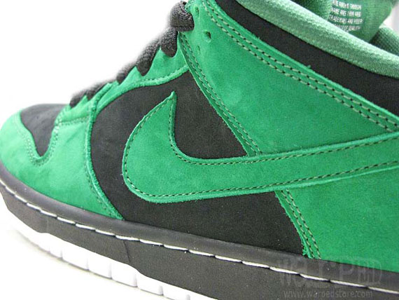 Nike Sb Dunk Low Black Green White 2011 04