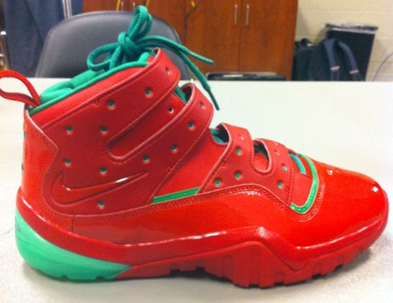 Nike Zoom Sharkley Nate Robinson Christmas Pe 01