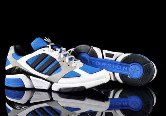 Adidas Mega Torsion White Black Royal Blue 05