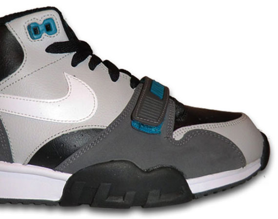 Nike Air Trainer 1 Black White Dark Shadow 2011 Summary