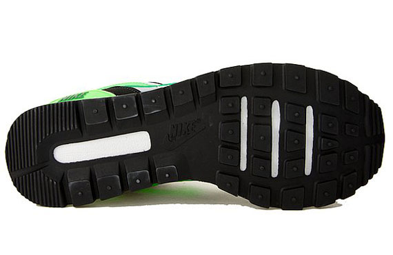 Nike Air Waffle Black White Electric Green 03