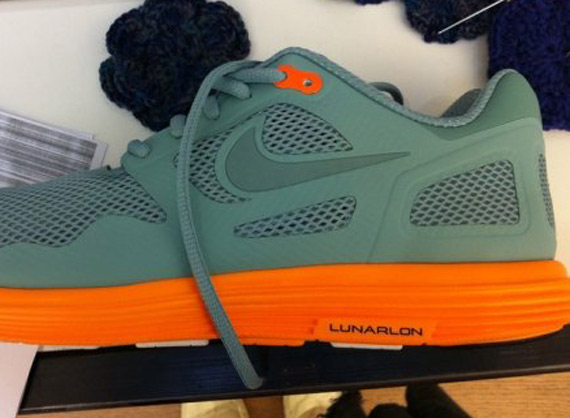 Nike LunarFlow - Army Green - Orange Blaze