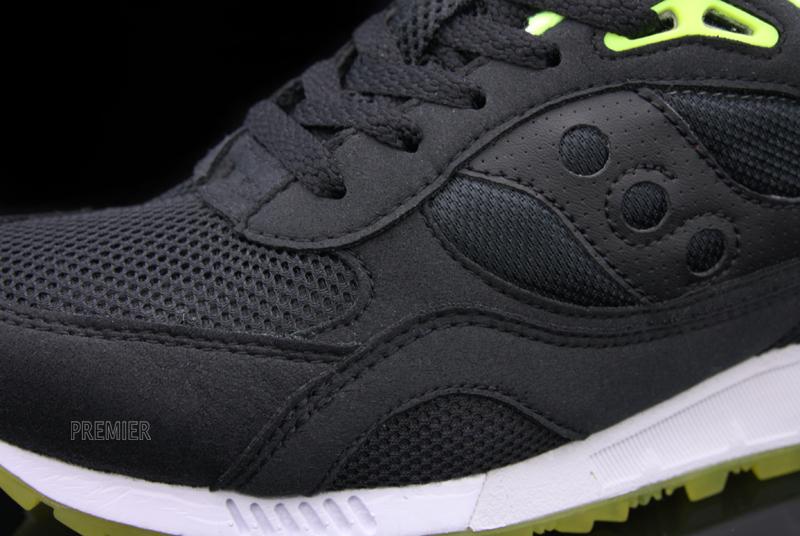 2 22 11sauconyblackfrontdetail