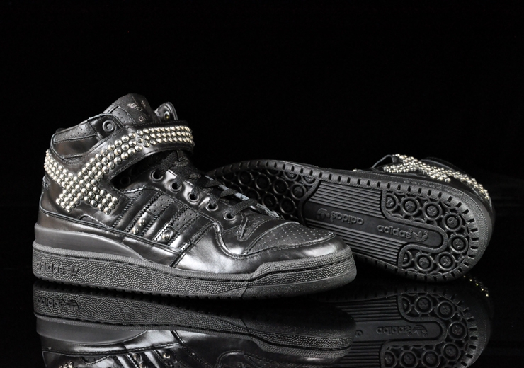 Adidas Originals Forum Mid Studded Black 3