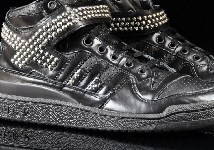Adidas Originals Forum Mid Studded Black 6