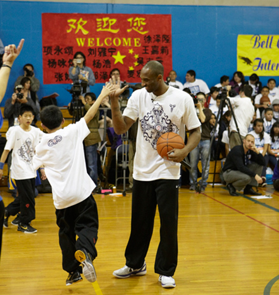 Kobe Bryant Kobe Vi Launch Clinic 012