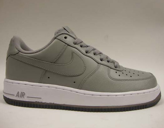 Nike Air Force 1 Low Medium Grey Clear Sole Textured 04