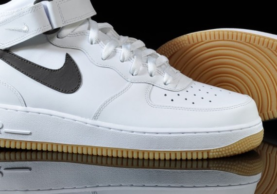 Nike Air Force 1 Mid – White – Velvet Brown | March 2011