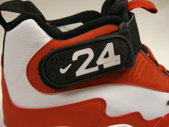 Nike Air Griffey Max 1 ‘Cincinnati’ – Available Early