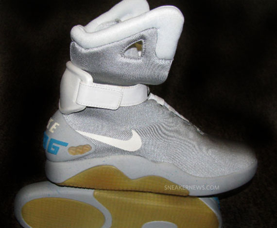 Nike Air Mag Custom Replica – Available on eBay