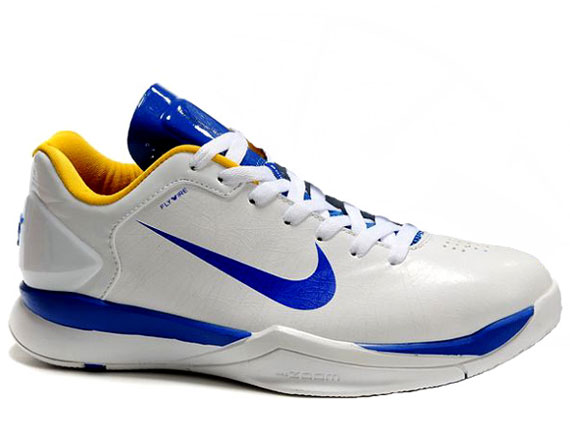 Nike Hyperdunk 2010 Low White Varsity Royal Varsity Maize 02