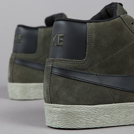 Nike Sb Blazer Mid Bog Green Black March 2011 02