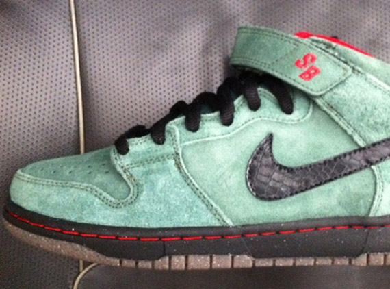 Nike SB Dunk Mid - Unreleased 2010 Sample | New Photos