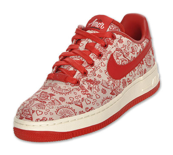 Nike Wmns Air Force 1 Low Amor Finishline 01