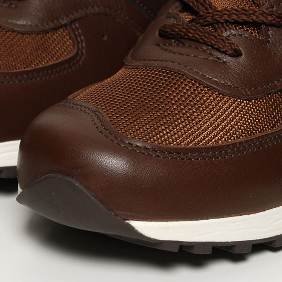 09 03 2011 Newbalance 576 Brown Detail3