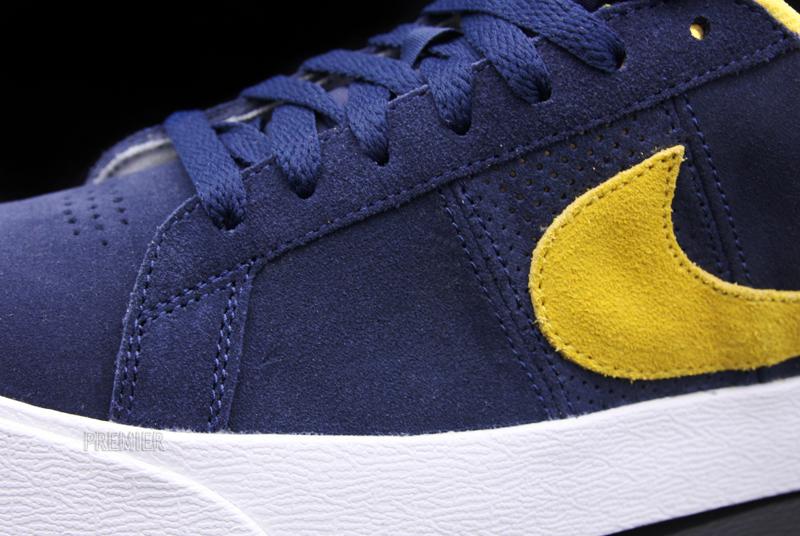 3 2 11blazercsfrontdetail1