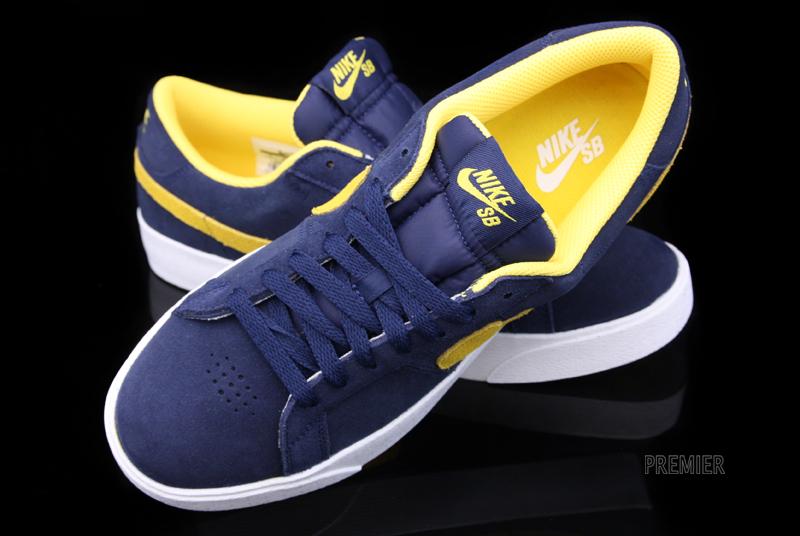 3 2 11blazercsinsole1