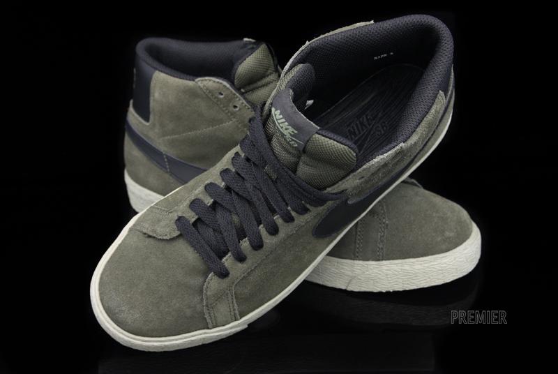 3 2 11blazerinsole1