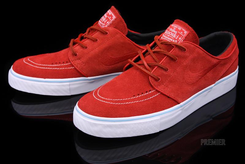 3 2 11janoskifront1