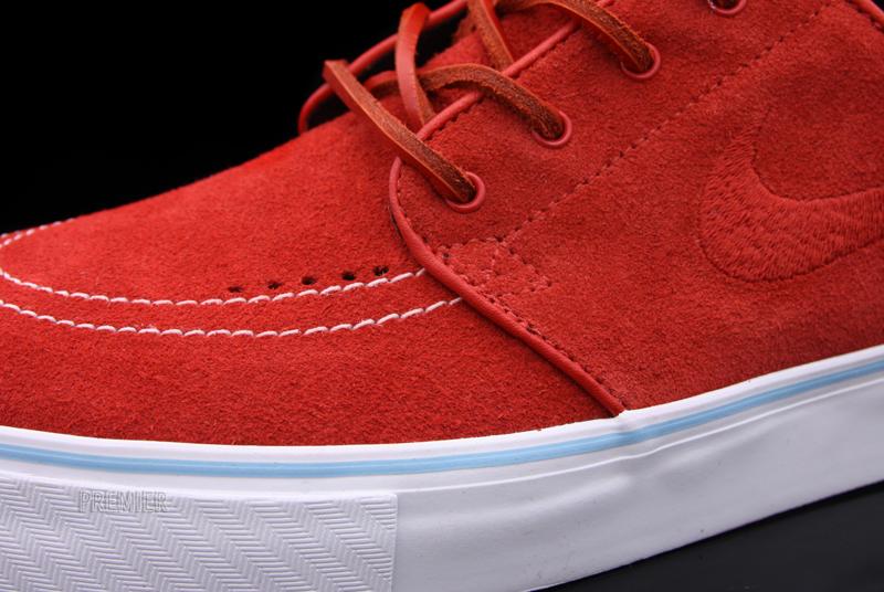 3 2 11janoskifrontdetail1