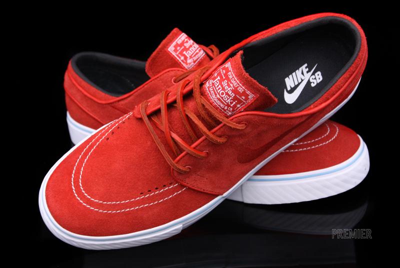 3 2 11janoskiinsole1