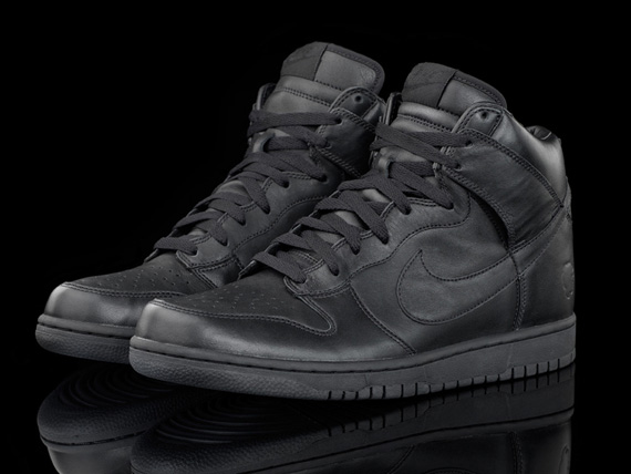 Nike Questlove Dunks Black Angle