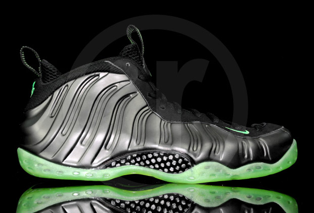 Air Foamposite Black Electric Green 01