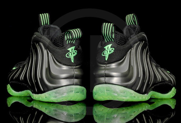 Air Foamposite Black Electric Green 04