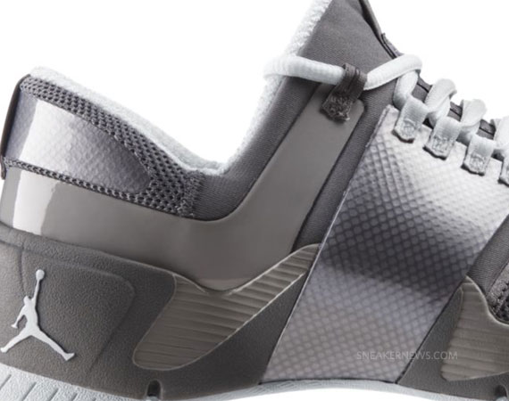 Jordan Alpha Trunner Cool Grey 01